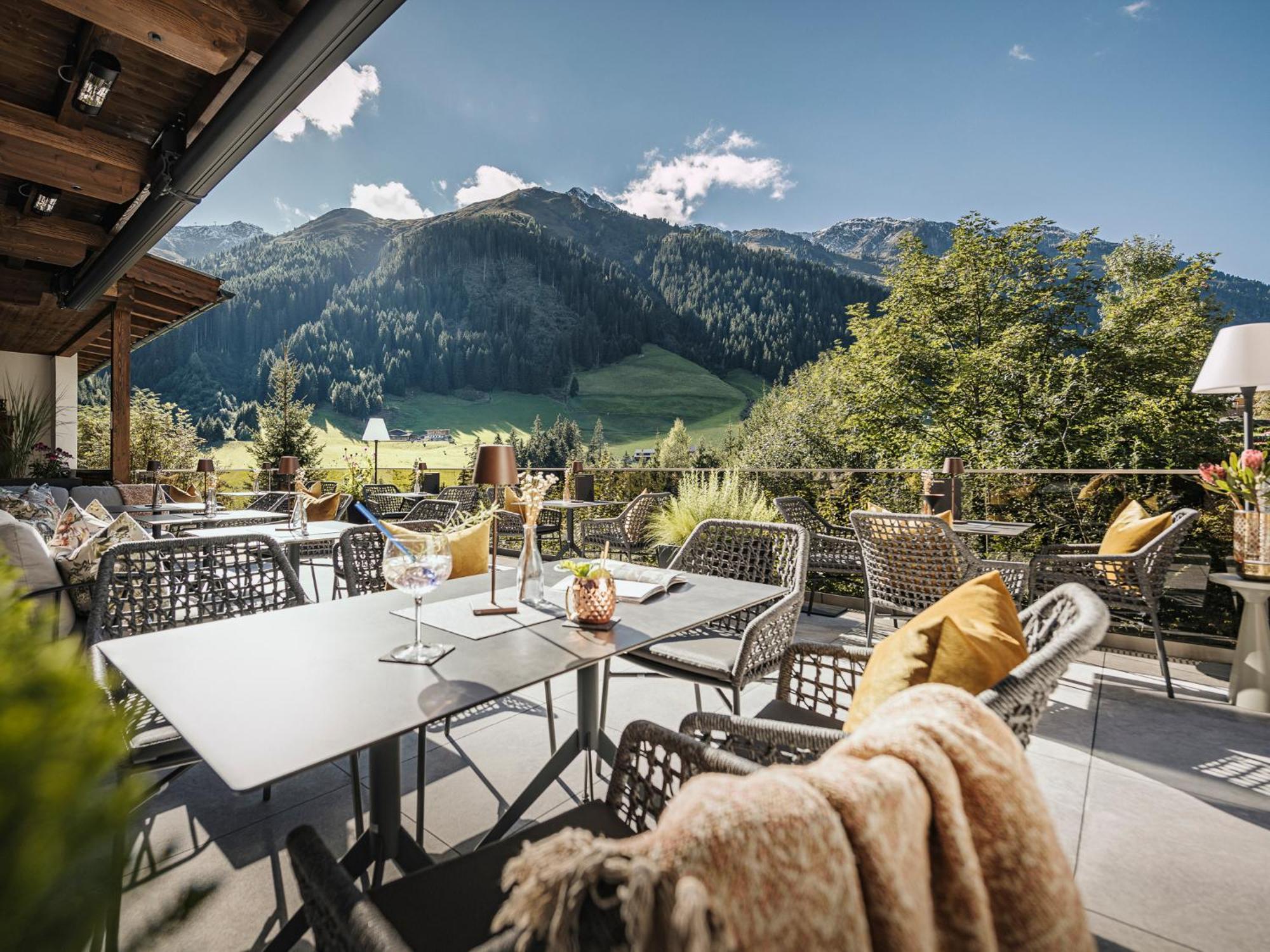 Hotel Bergkristall Zillertal - Adults Only 14 Years Plus Хиппах Экстерьер фото